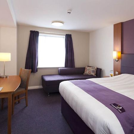 Premier Inn Birmingham City - Aston Extérieur photo