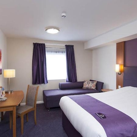 Premier Inn Birmingham City - Aston Extérieur photo