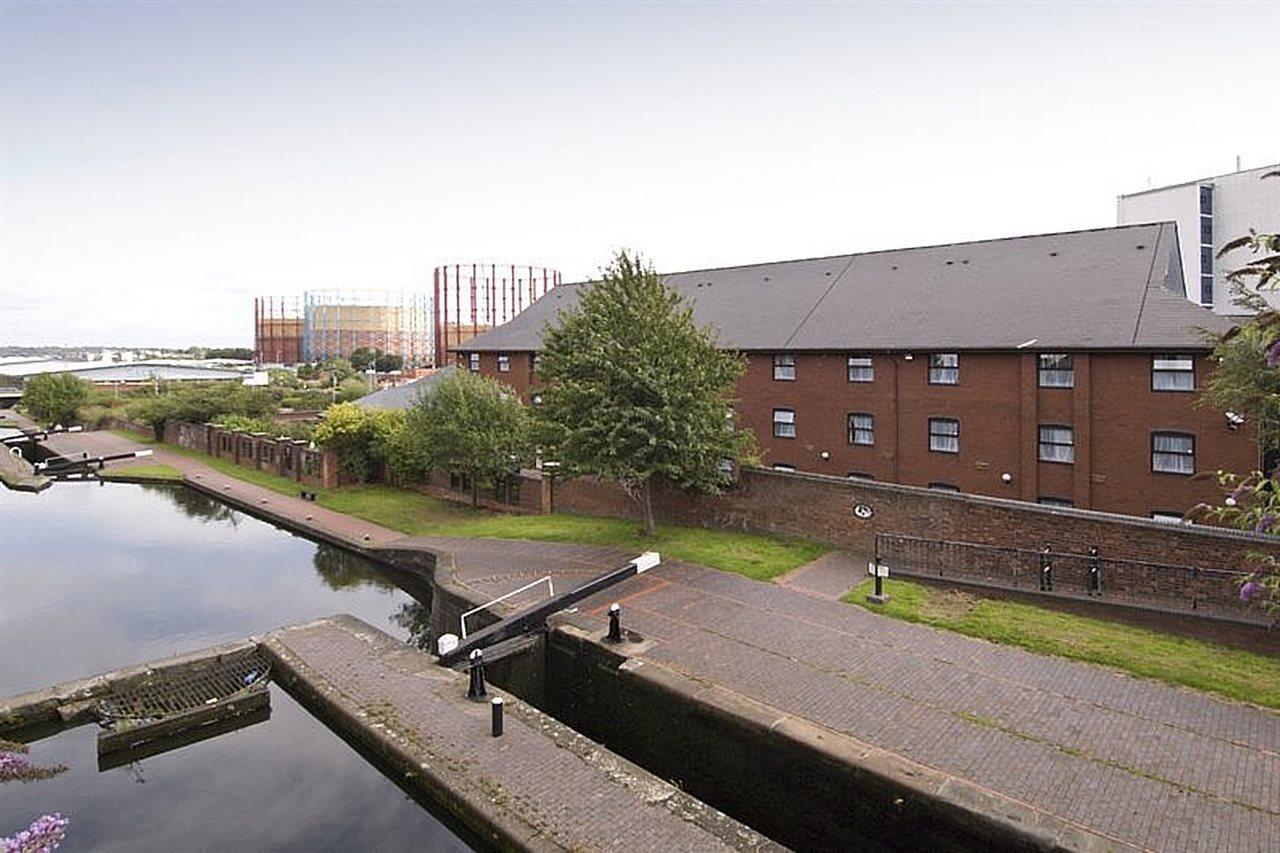 Premier Inn Birmingham City - Aston Extérieur photo