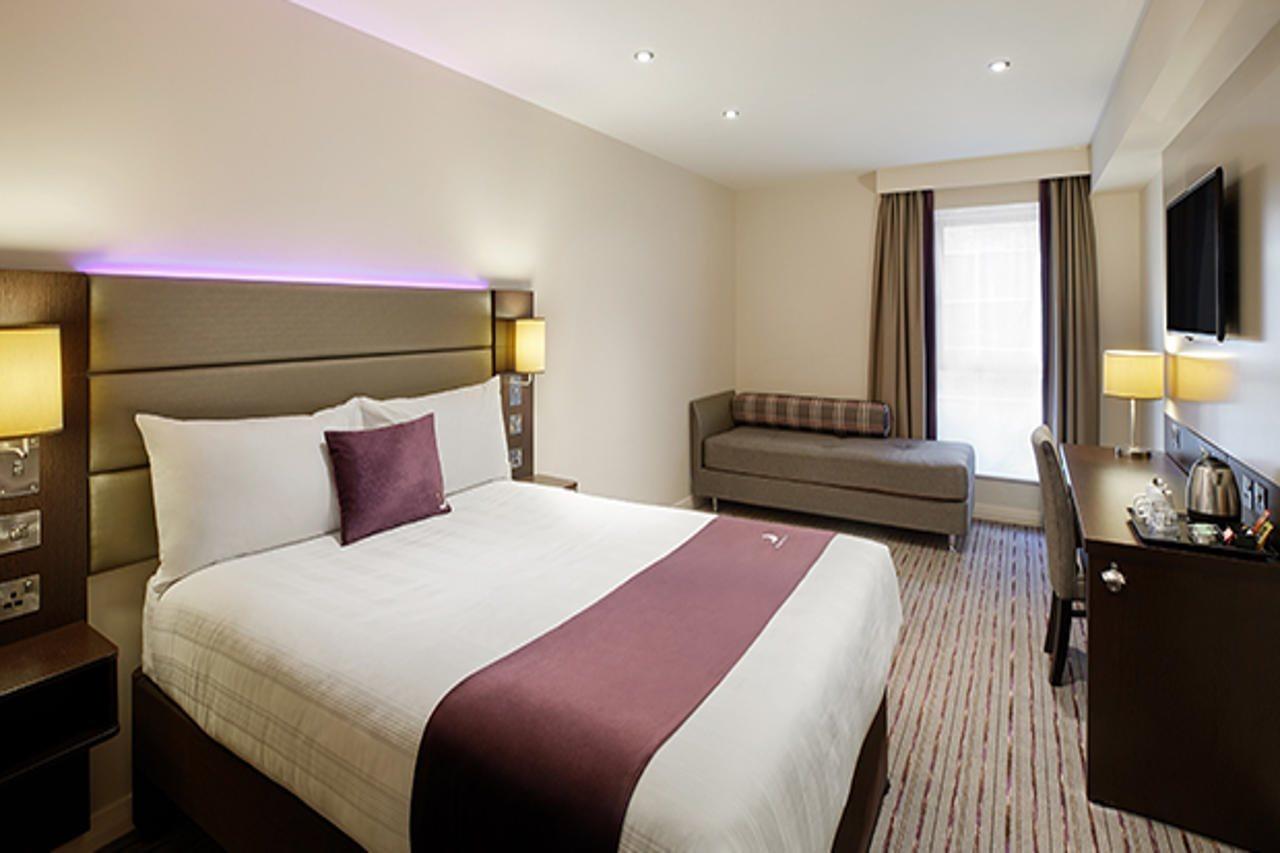 Premier Inn Birmingham City - Aston Extérieur photo