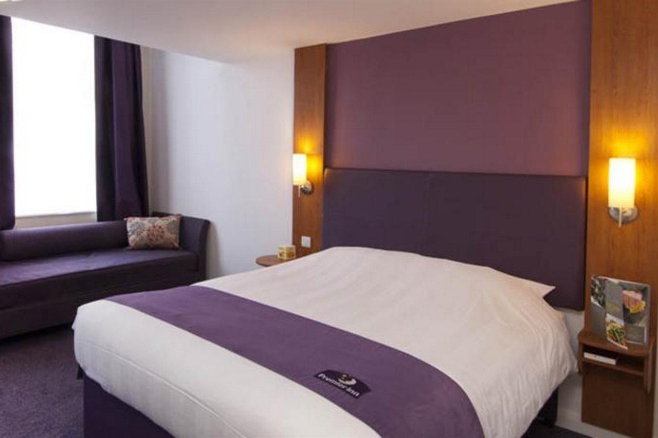 Premier Inn Birmingham City - Aston Extérieur photo