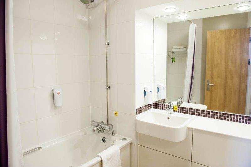 Premier Inn Birmingham City - Aston Extérieur photo