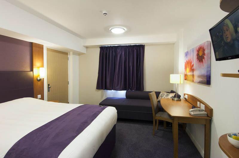 Premier Inn Birmingham City - Aston Extérieur photo